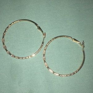 Small gold hoops